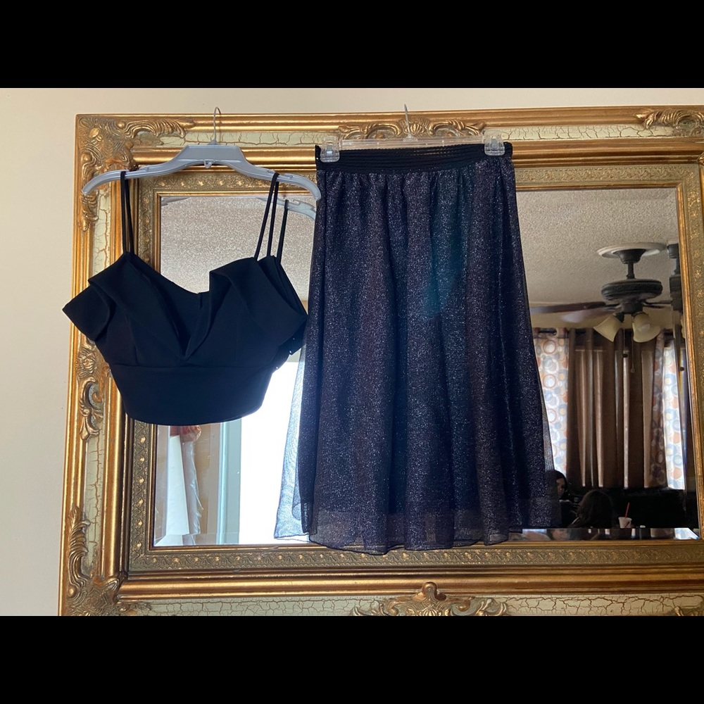 Discovery Off Shoulder V-Neck Top & Mesh Skirt